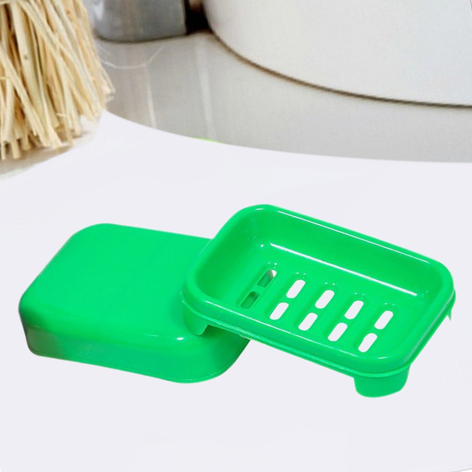 Covered soap case, designed for easy storage and hygiene in the bathroom. Covered soap case, designed for easy storage and hygiene in the bathroom.